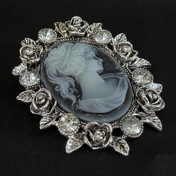 シルバー色枠カメオブローチ 王朝 貴婦人/グレー - トーチジンジャー