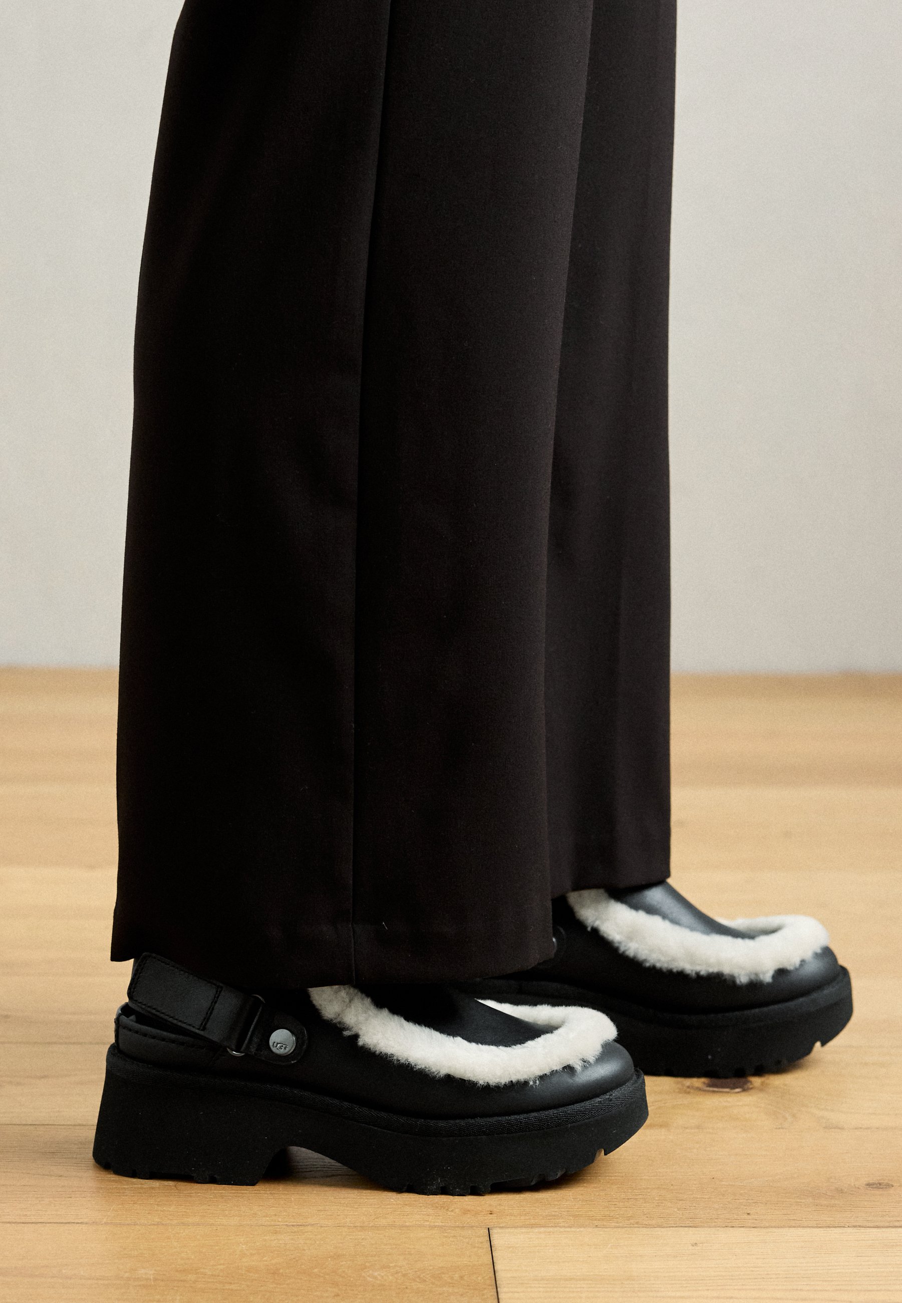 UGG ESMEE - Clogs - black - Zalando