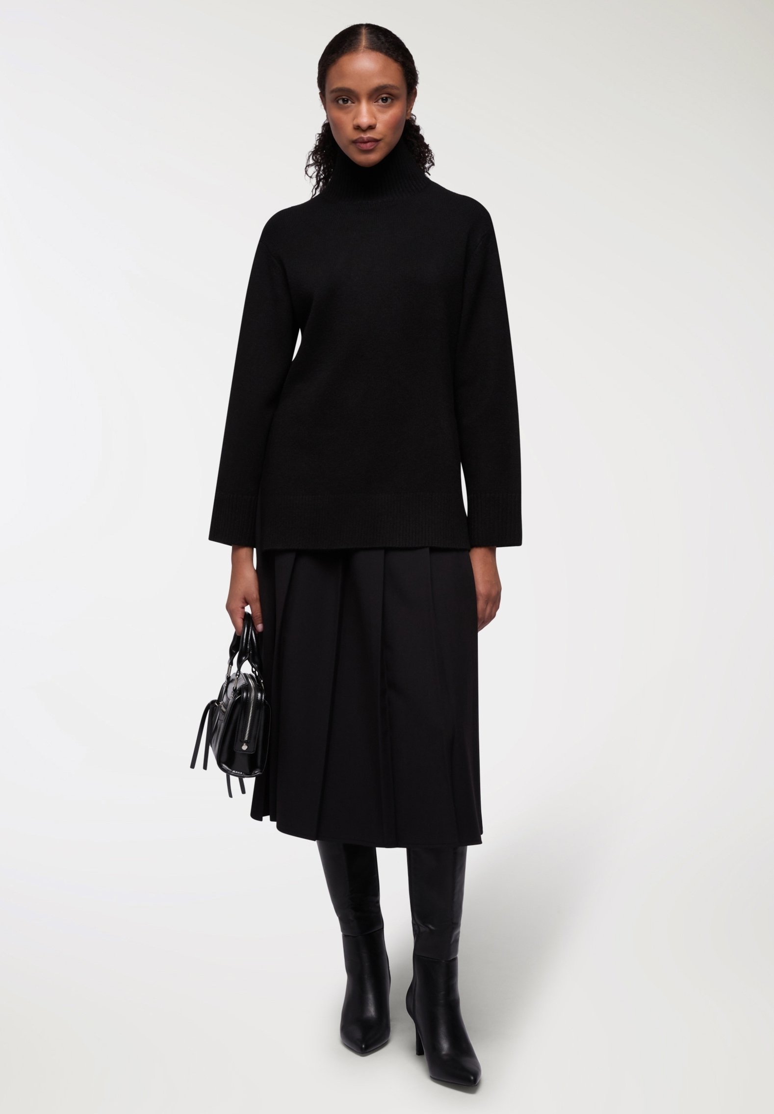 Terranova DOLCEVITA CON SPACCHI LATERALI - Maglione - nero