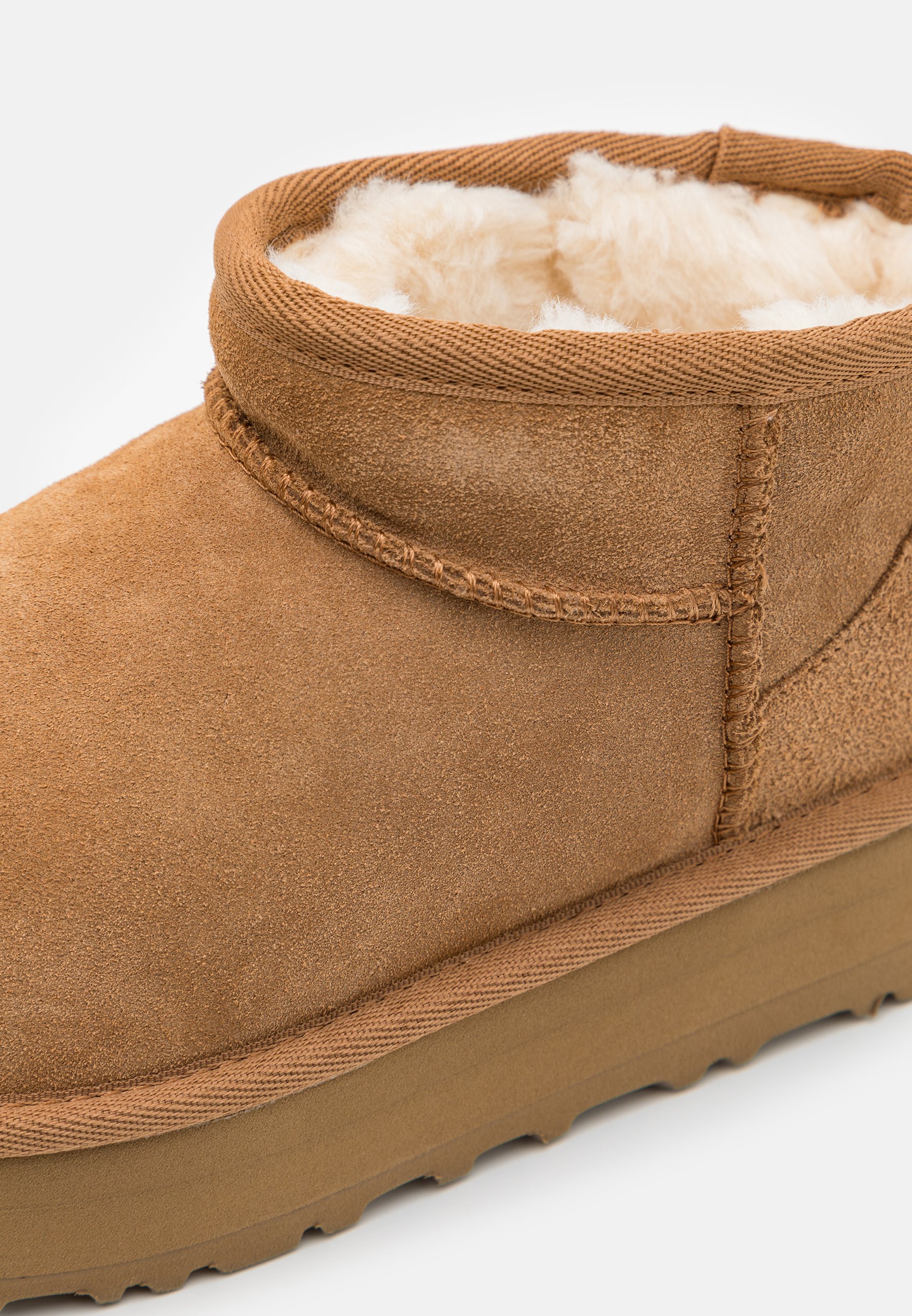 UGG CLASSIC ULTRA MINI PLATFORM UNISEX - Classic ankle boots