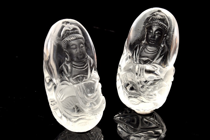 水晶クリスタルクォーツ 40x20-21mm 観音様彫刻(トップ穴) ルース 1個