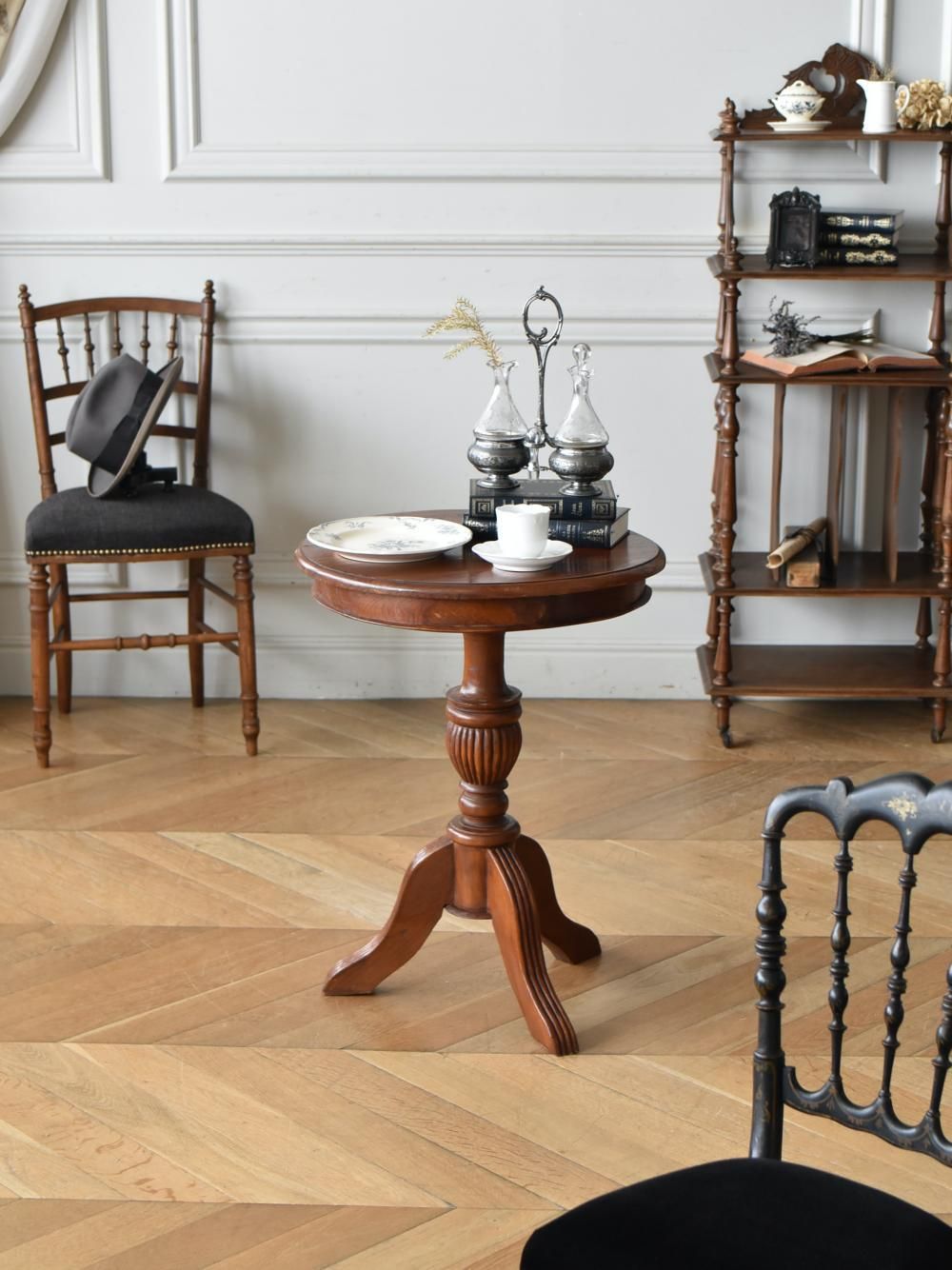 フランスアンティーク家具 ラウンドテーブル.3 フレンチサイドテーブル