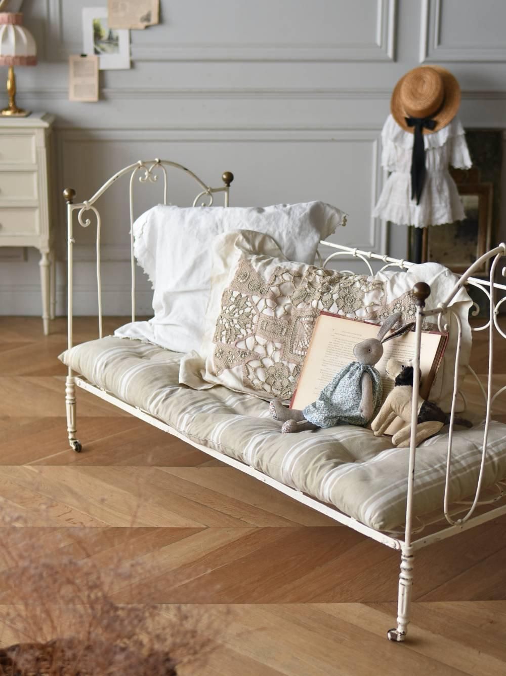 フランスアンティーク家具 アイアンベビーベッド.33 フレンチシャビー