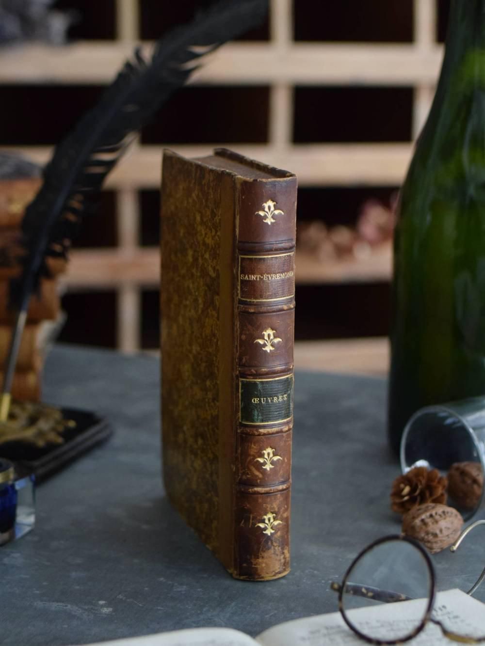 アンティークブック.49 古書 アンティーク本 フランスディスプレイ