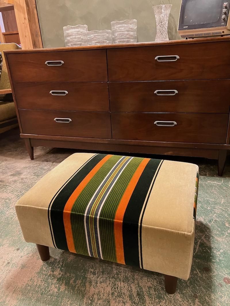 レトロモケットスツール | 昭和風オットマン - 昭和レトロソファ