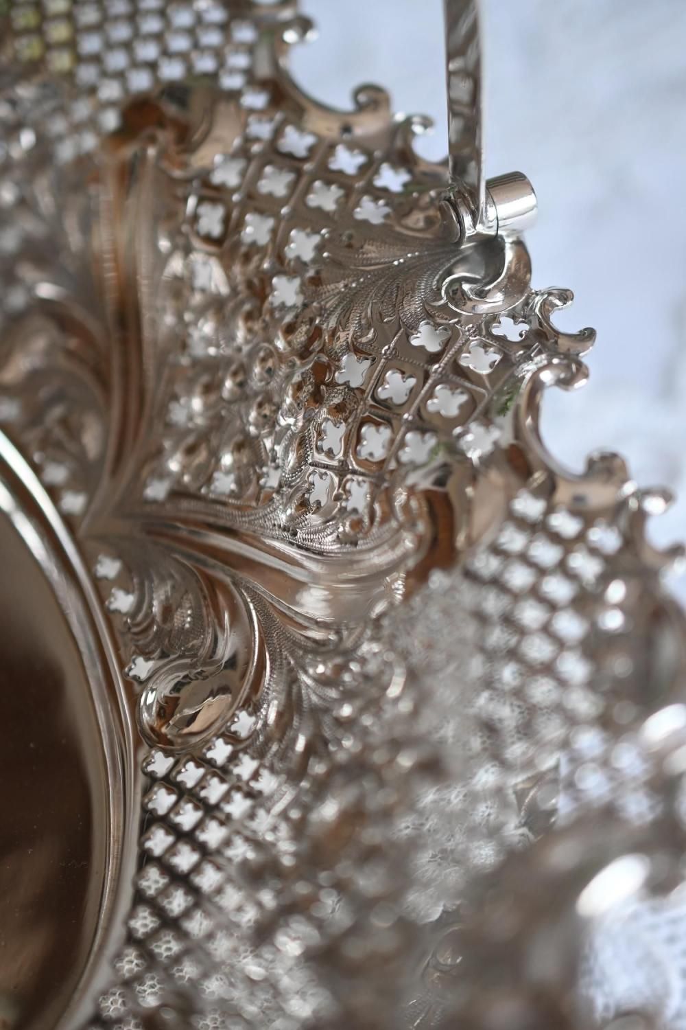 1896年 スターリングシルバー 細かな透かし細工とダリアのようなお花の