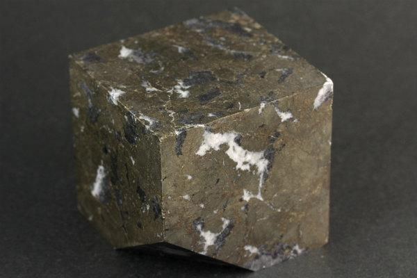 パイライト(黄鉄鉱) キューブ型研磨 528g｜天然石 通販キラリ石