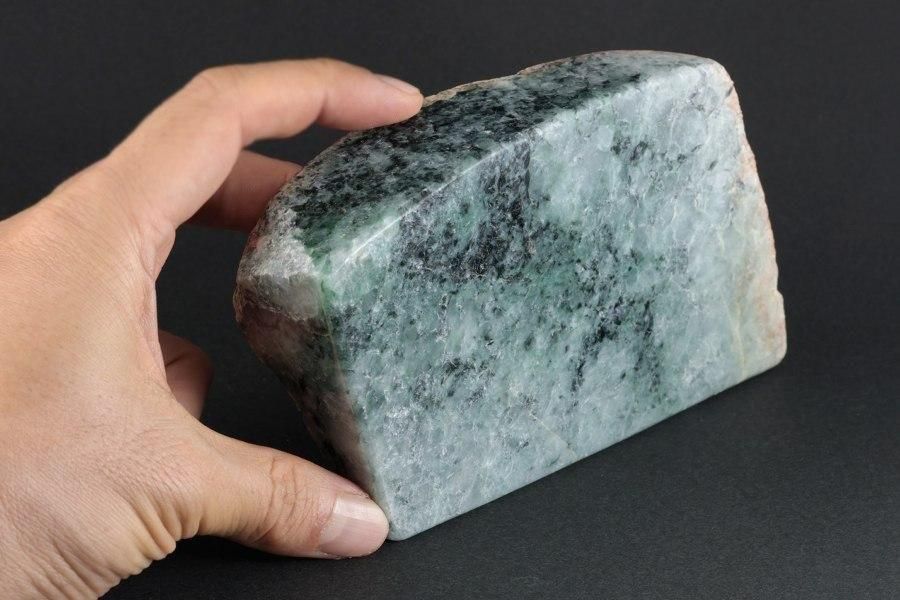 ミャンマー産 翡翠 原石 四面研磨 1.0kg｜天然石 原石 通販 キラリ石
