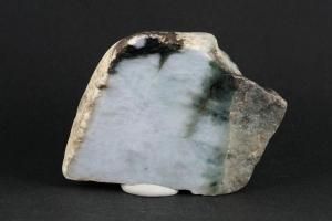 ミャンマー産 翡翠 原石 四面研磨 1.0kg｜天然石 原石 通販 キラリ石