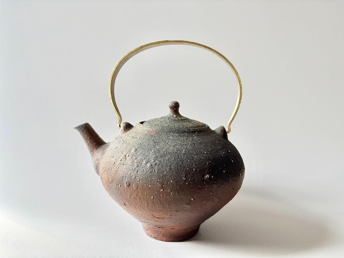 南蛮焼締真鍮取手土瓶 | - うつわ祥見KAMAKURA web shop