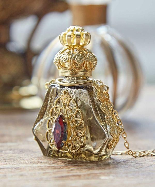 チェコ製輸入品】ボヘミアガラス香水瓶ペンダント - COCO_LONDON 横浜