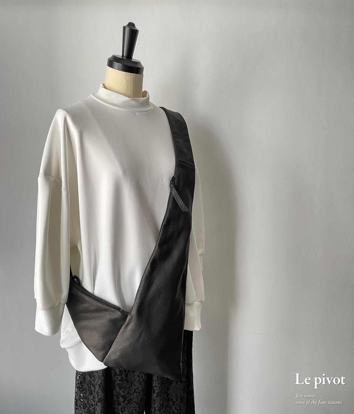 trippen／トリッペン クロスボディバッグ