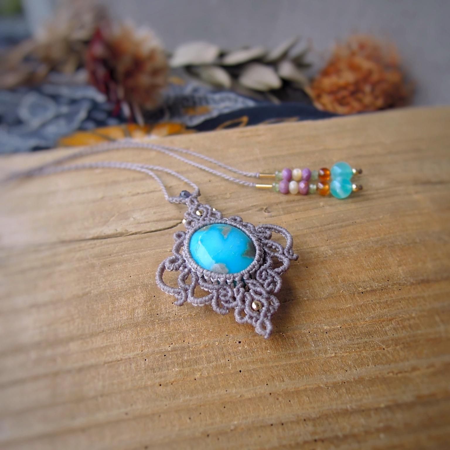 販売開始10月7日（金）21時】ターコイズ マクラメネックレス 額縁模様