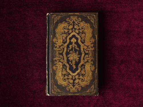 1847年の金彩が美しい装丁本 - アンティーク食器と雑貨のお店 lincs