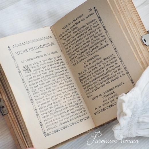 送料無料・フランス蚤の市】 アンティーク祈祷書 セルロイド製