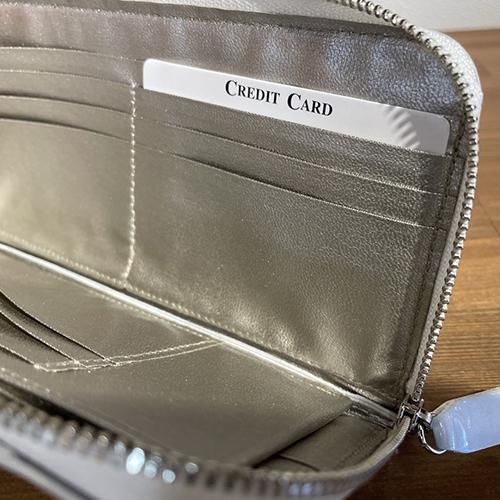 浪速屋商店 ： “キューブエナメル” L型長財布 【アイボリー】 - Bag