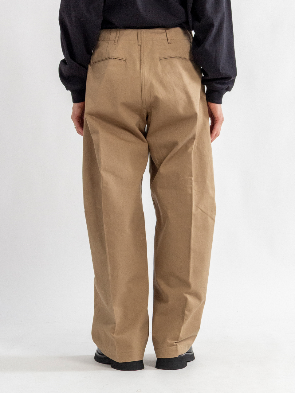 BARREL LEG CHINO PANTS-バレルレッグチノパンツ-HYKE（ハイク）通販