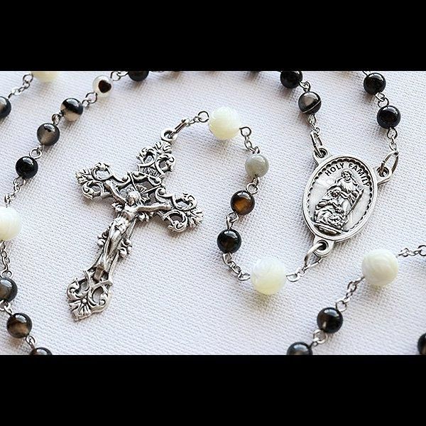 ブラックストライプアゲート 薔薇彫りマザーオブパール 聖家族の