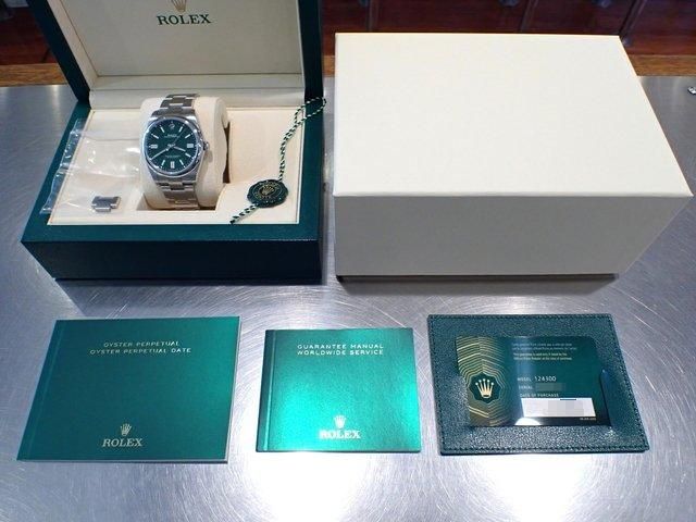 ロレックス オイスターパーペチュアル 41 グリーンダイヤル 124300 '23