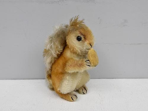 緑園｜東欧雑貨 ドイツ リスのぬいぐるみ（大／ベージュ）