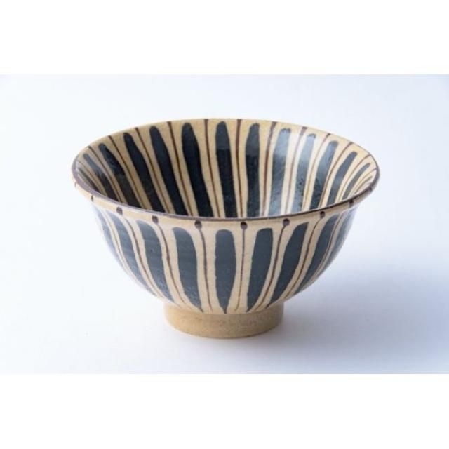 工房小春花 【瀬戸】 麦藁手茶碗（二色十草）｜FRANK暮らしの道具