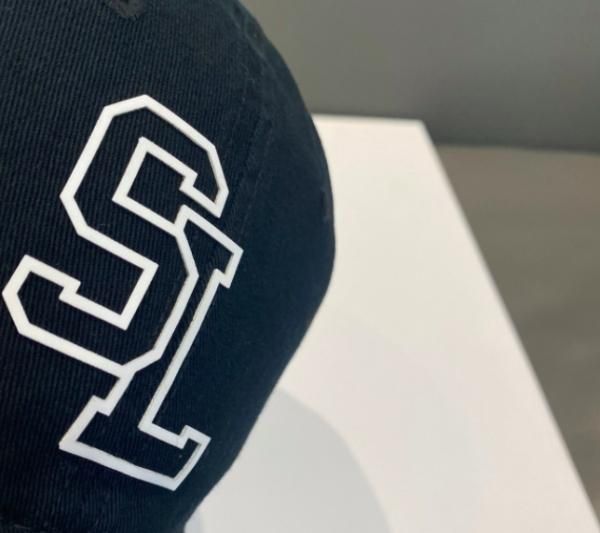 大特価】ブラック フロントロゴ SLロゴ ベースボールキャップ キャップ