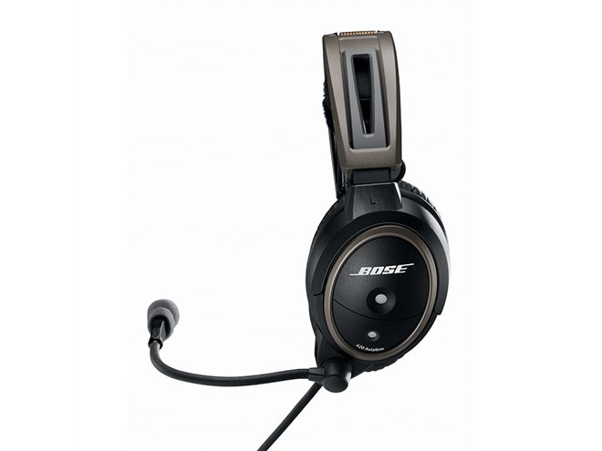 BOSE、航空用のノイズキャンセリング塔載ヘッドセット - 価格.com