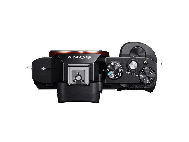 ソニー、世界初フルサイズセンサーを搭載したミラーレス一眼「α7