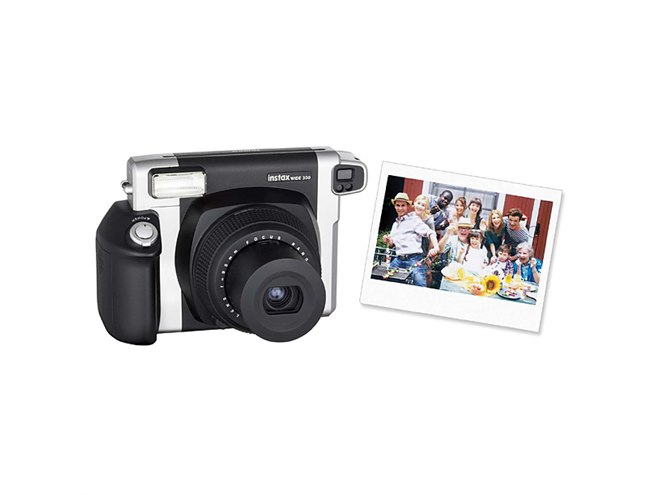 富士フイルム、インスタントカメラ“チェキ”「INSTAX WIDE 300」受注を