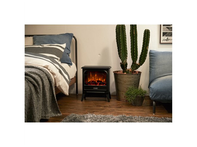 グレン・ディンプレックス、リアルな炎を再現する本格電気暖炉2種