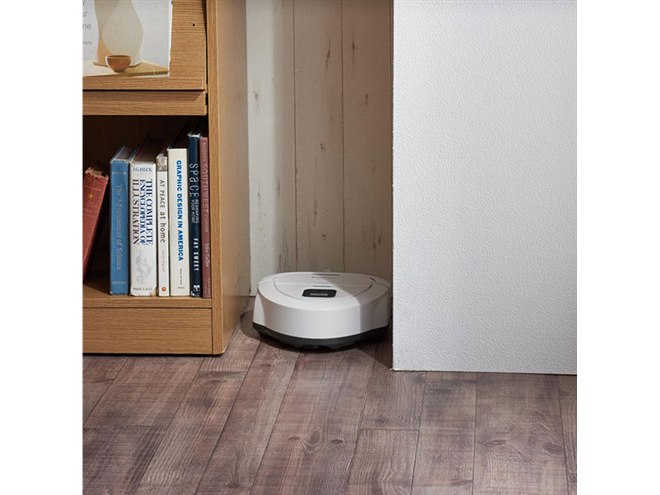 パナソニック、小型化した三角形状のロボット掃除機「RULO mini