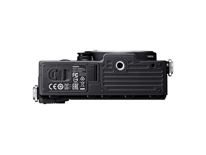 シグマ、小型フルサイズミラーレス「SIGMA fp」の発売日と価格を発表