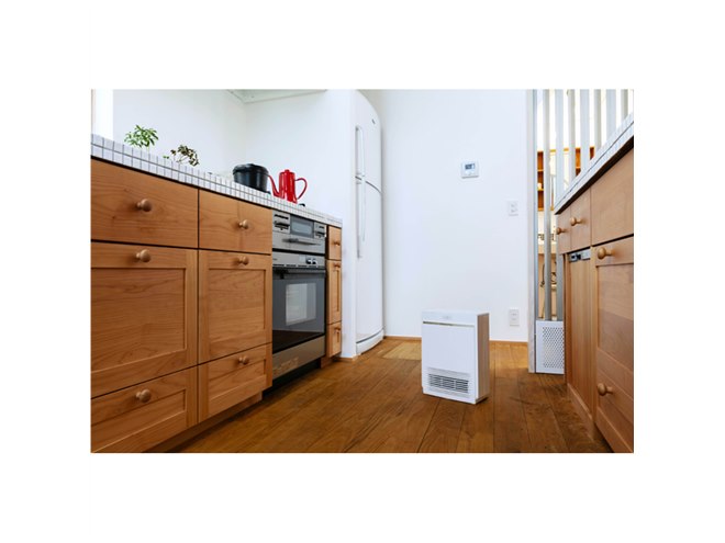 ダイニチ工業、3つの安全装置を搭載したセラミックファンヒーター2種