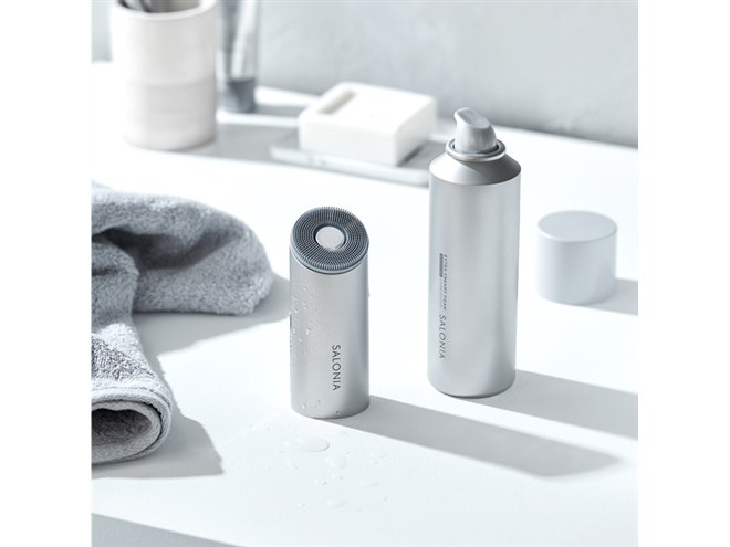 泡と音波振動で“こすらない”洗顔「イオンフェイシャルブラシ」が本日7