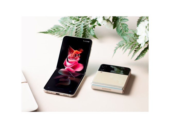 サムスン、折りたたみ新スマホ「Galaxy Z Fold3 5G」「Galaxy Z Flip3