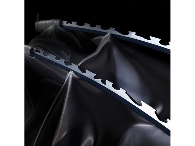 鬼滅の刃」嘴平伊之助の日輪刀を約1/1モデル化、刃の欠け方も忠実に