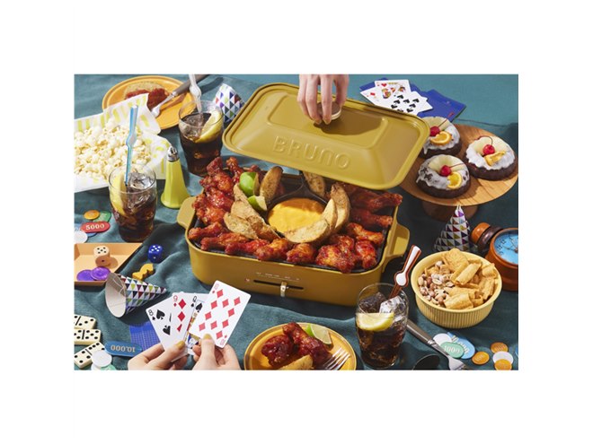 BRUNO「ホットプレート」に10周年記念カラー、ホームパーティーを