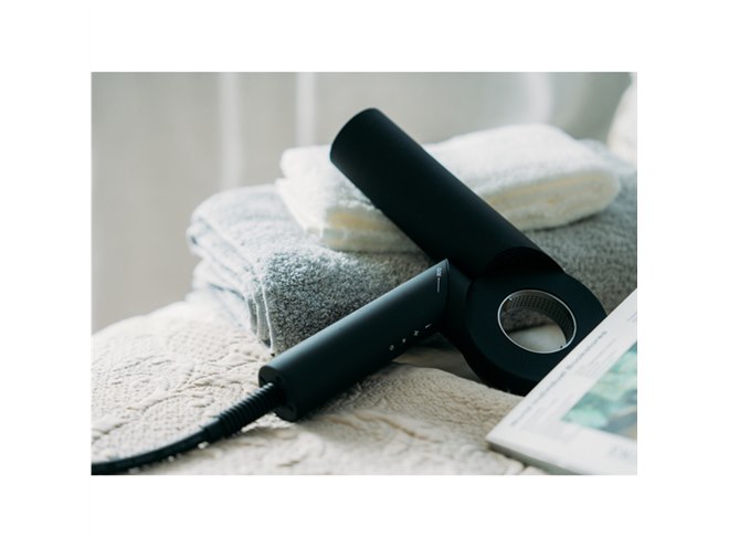 cadre、大風量2.2m3/分で重さ約380gのヘアドライヤー「cadre hair