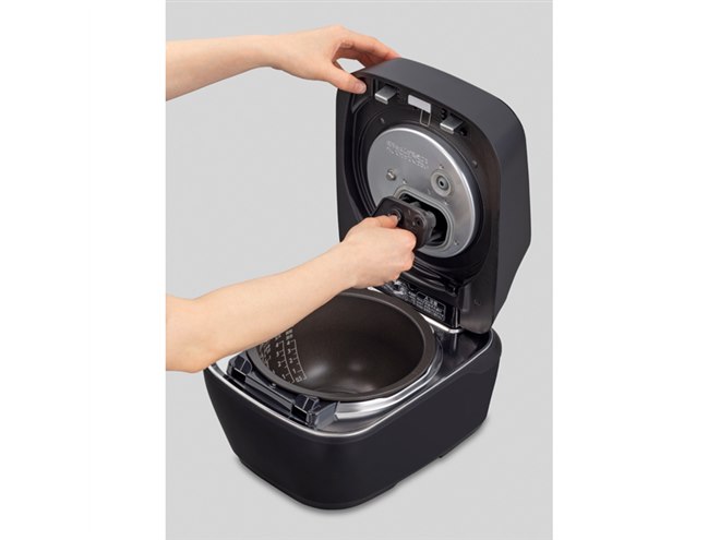 東芝、地域で異なる“水の硬度”に合わせて炊き分ける「炎 匠炊き」真空