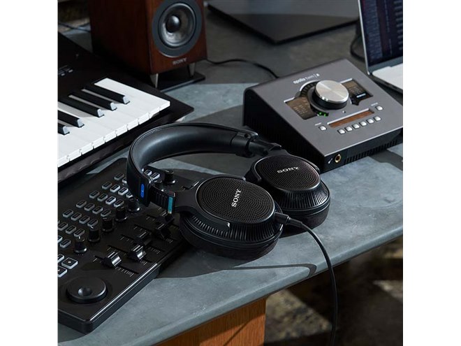 ソニー、クリエイター向け背面開放型モニターヘッドホン「MDR-MV1