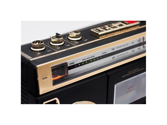 ORION、Bluetooth搭載の80年代デザインラジカセ「SCR-B7」を本日1/26