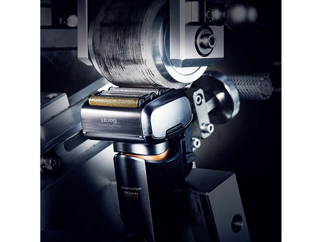 イズミ、5年保証付き6枚刃シェーバー「everedge IZUMI PREMIUM