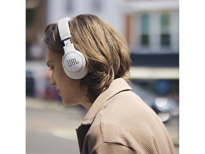 JBL、補正付きノイキャン機能を搭載したヘッドホン「LIVE770NC