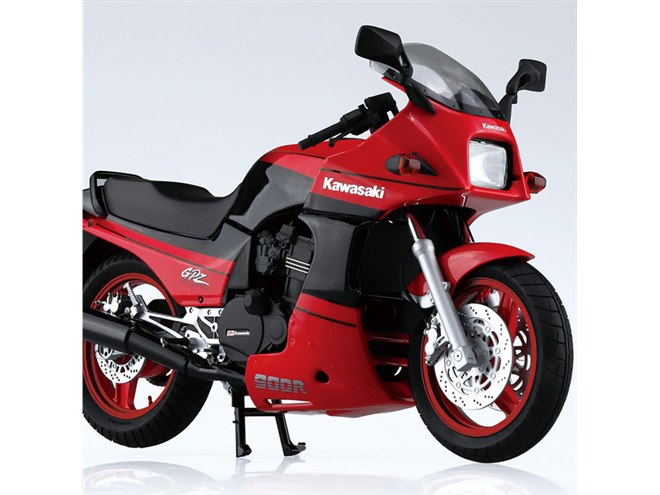 AOSHIMA、1990年モデルの「ZX900A GPZ900R Ninja」A7型を1/12スケール