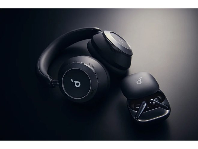 Anker、充電ケースにスクリーンとタッチバーを搭載したTWS「Soundcore