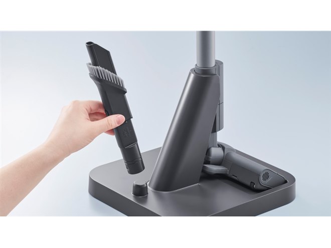 パナソニック、手を汚さずにごみ捨てできるコードレススティック掃除機