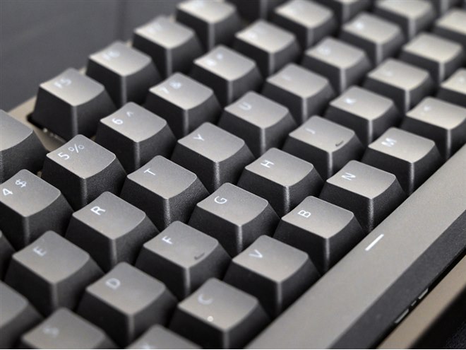 ソニー、磁気式アナログスイッチを採用した75%キーボード「INZONE KBD