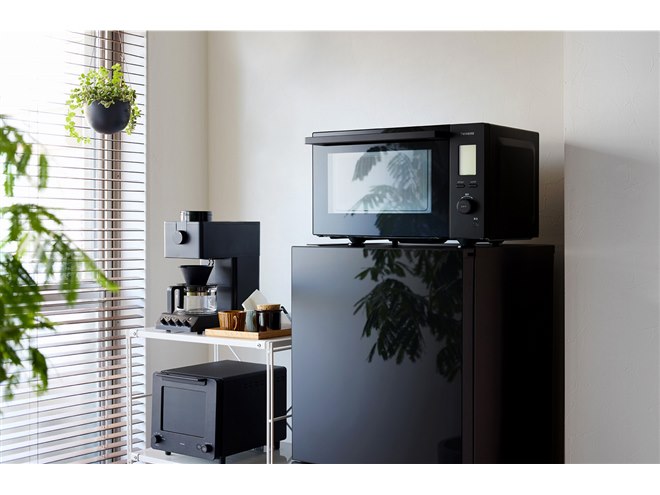 ツインバード、赤外線センサーを搭載したフラット庫内23Lの電子レンジ