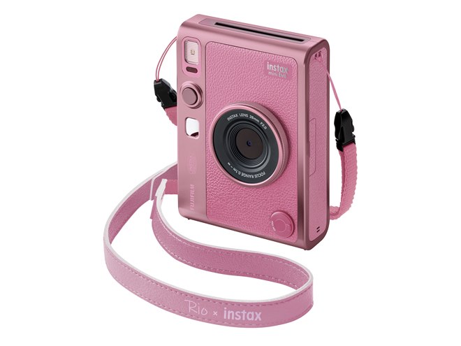 富士フイルム、特別カラーを採用した「instax mini Evo PINK」を限定