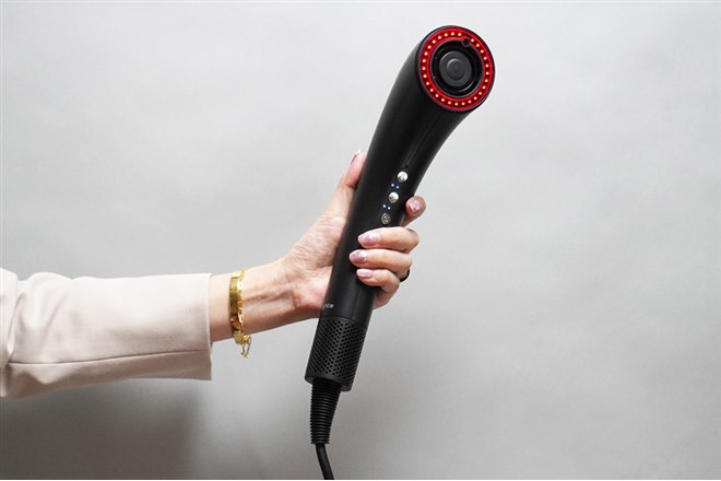 ヘアドライヤー「SHOWER DRYER」本日3月28日発売、発表会での体験